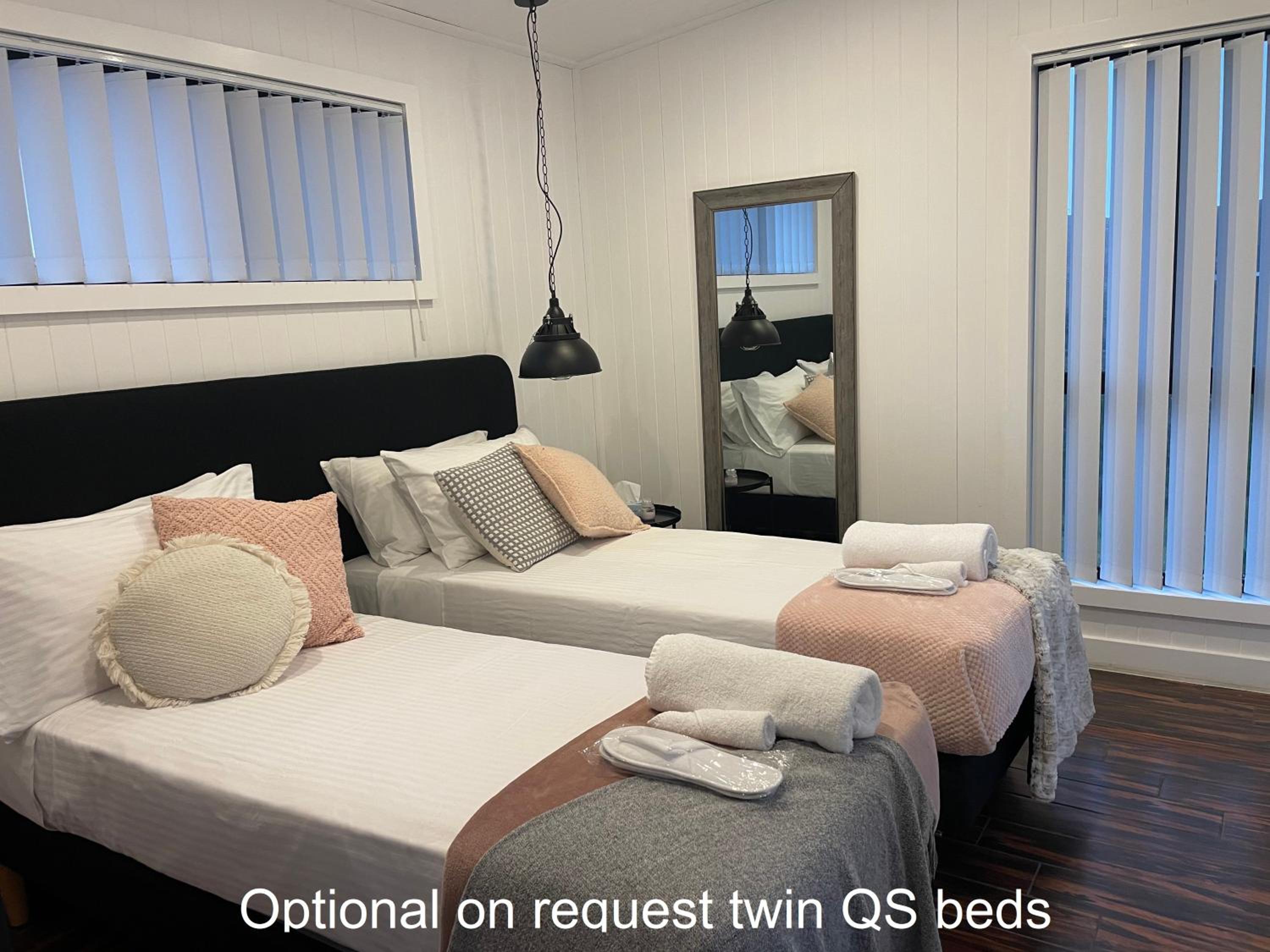 Rose Quartz - 1 Bed with Mountain Views - Kundalini Lodge