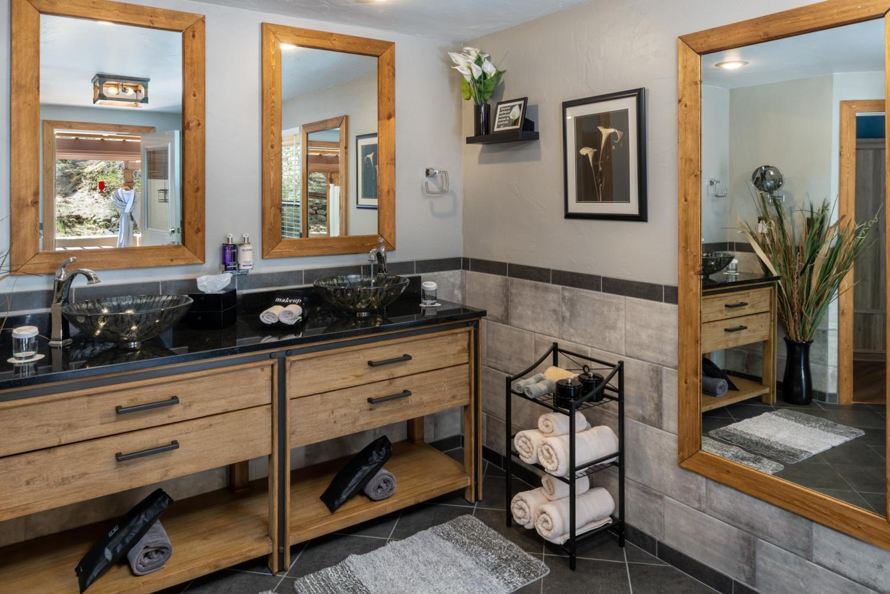 Sheridan House Inn- Adult Only Accommodation