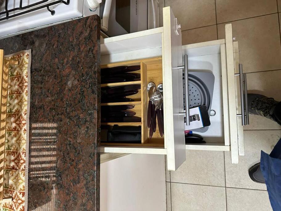 Semipiso Panoramico 2 habitaciones amplia cocina lavadero Parrilla y Cochera privada incluida a metros del subte