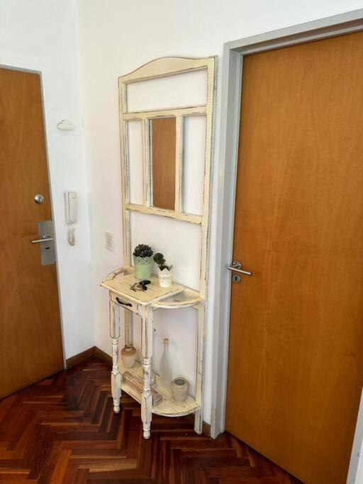 Semipiso Panoramico 2 habitaciones amplia cocina lavadero Parrilla y Cochera privada incluida a metros del subte