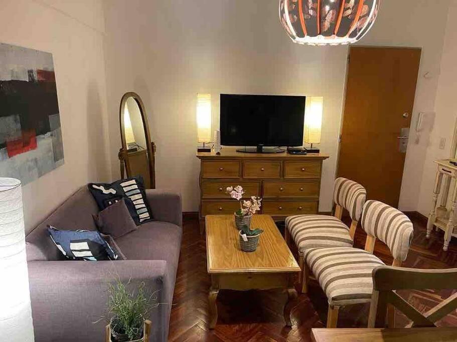 Semipiso Panoramico 2 habitaciones amplia cocina lavadero Parrilla y Cochera privada incluida a metros del subte