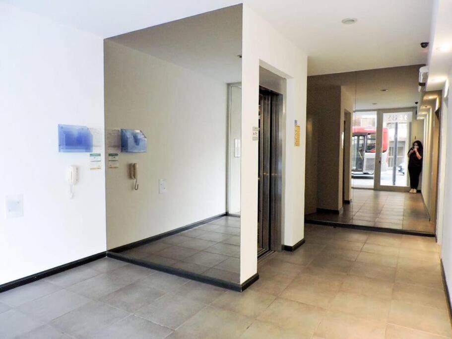 Semipiso Panoramico 2 habitaciones amplia cocina lavadero Parrilla y Cochera privada incluida a metros del subte