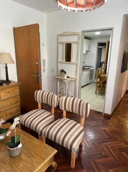 Semipiso Panoramico 2 habitaciones amplia cocina lavadero Parrilla y Cochera privada incluida a metros del subte