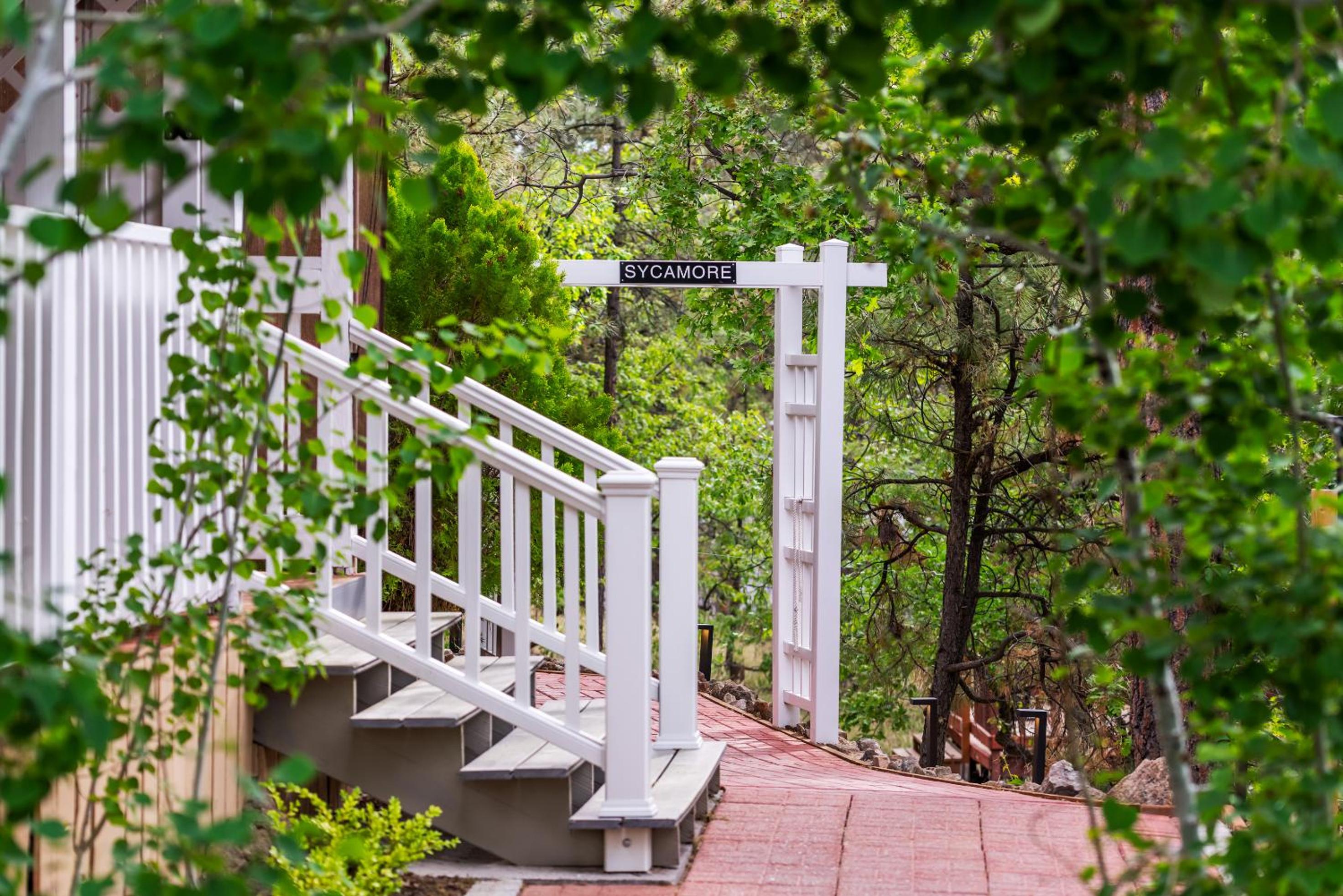 Sheridan House Inn- Adult Only Accommodation