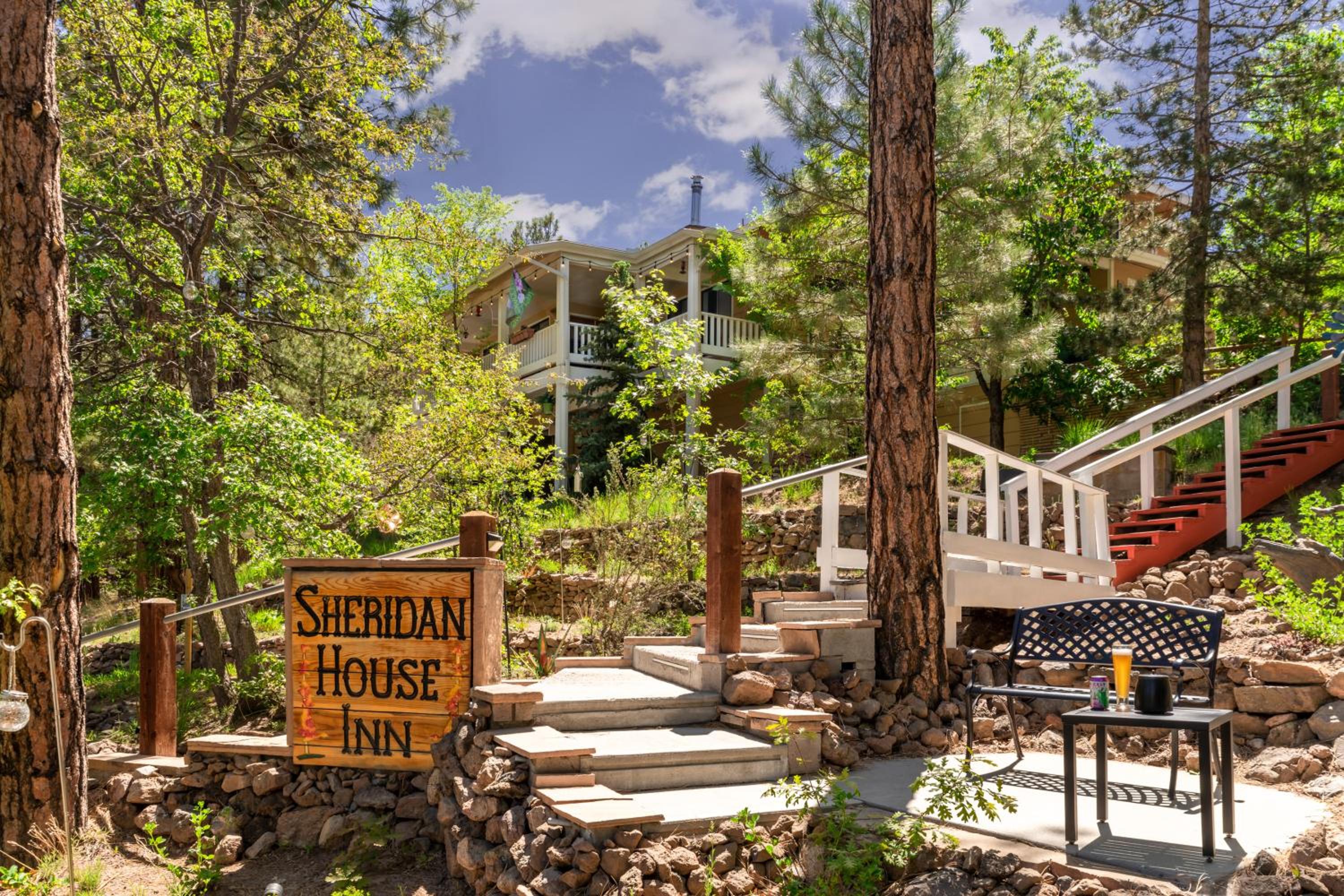 Sheridan House Inn- Adult Only Accommodation