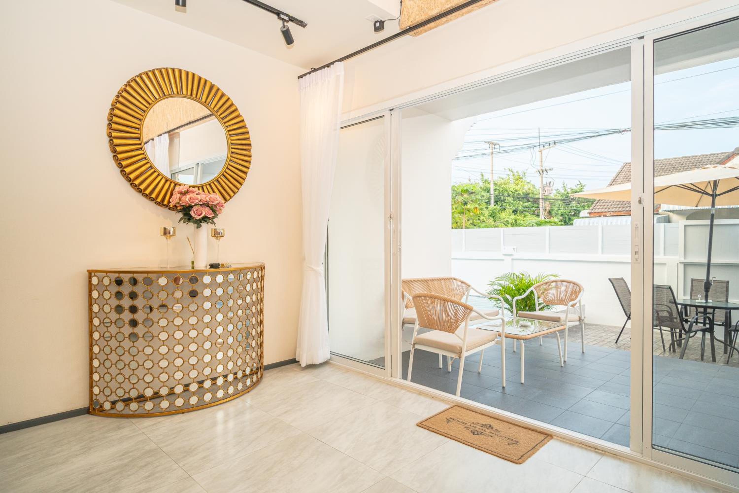 Mohana Pool villa 4 bedrooms near walking street