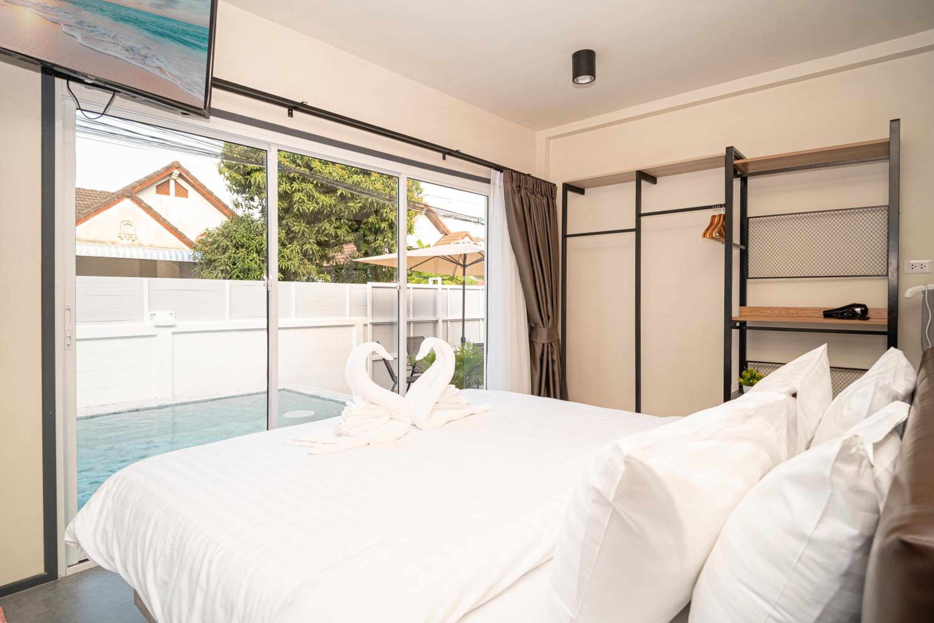Mohana Pool villa 4 bedrooms near walking street