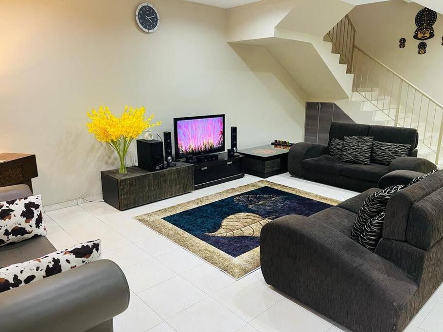 Semi -D Homestay Seremban 2 photo 1