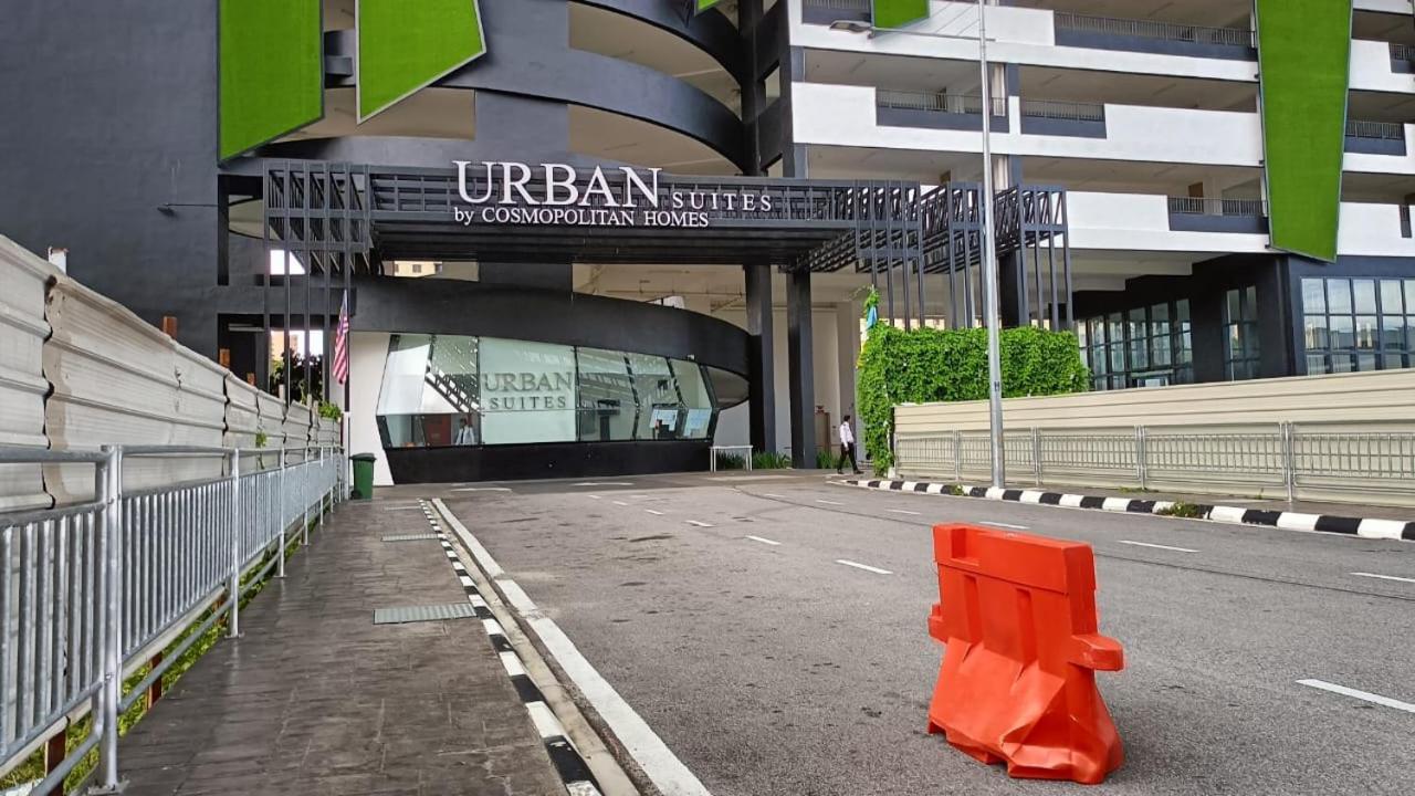 Stylish Urban Suite Penang - with infinite pool photo 6