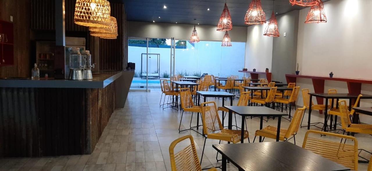 HOTEL TURIS Desayuno Incluido!