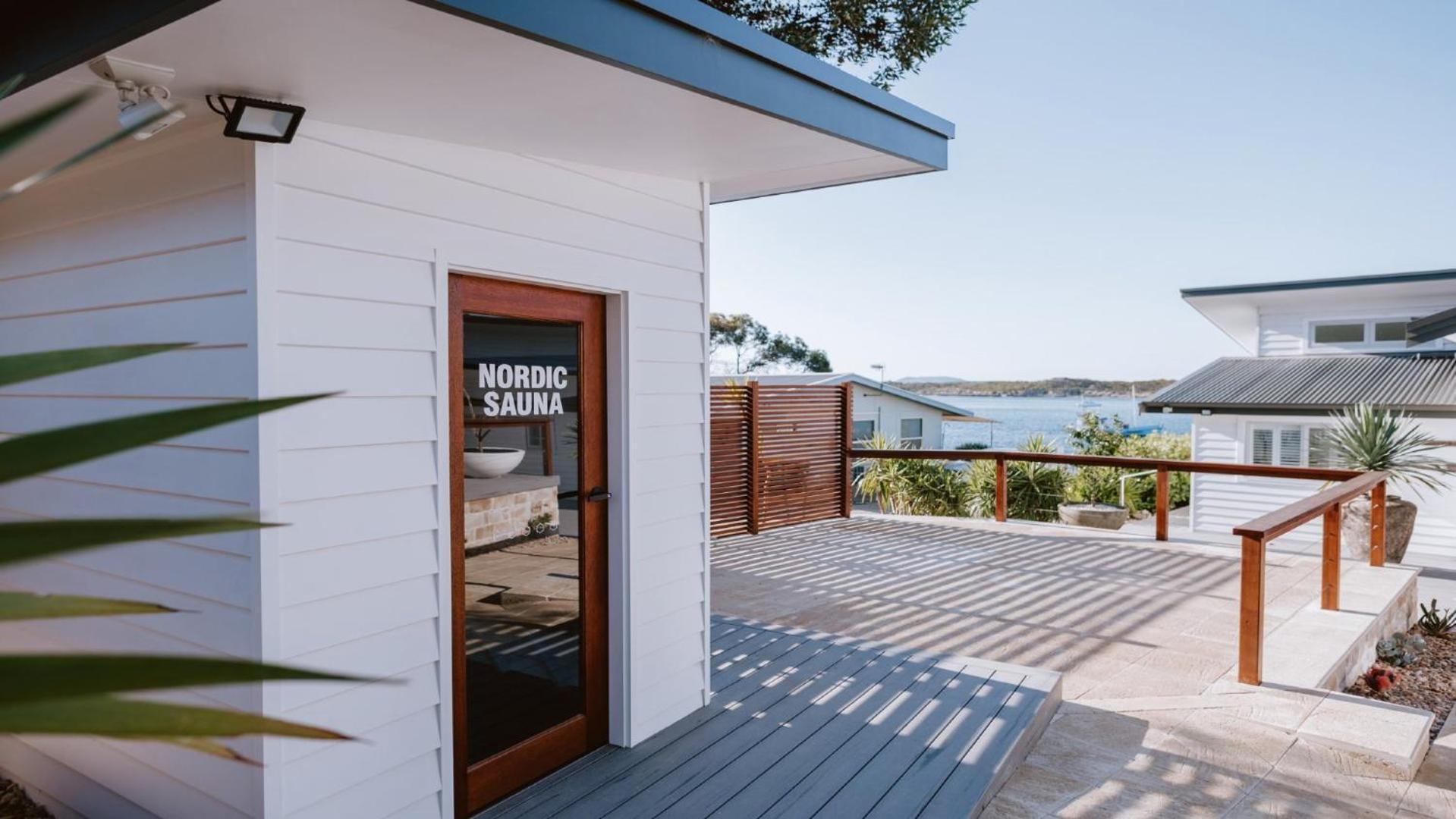 The Luxurious Lobster Pot With Studio Offers The Complete Coffin Bay Experience - View, Position and Jetty For Fishing