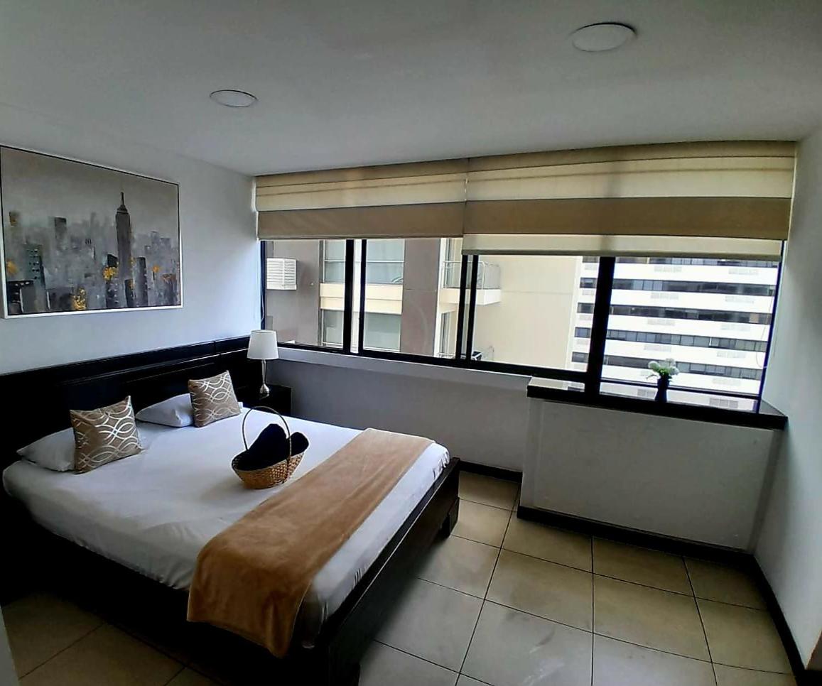 Ecusuites Room Emporium con Jacuzzi privado view 2