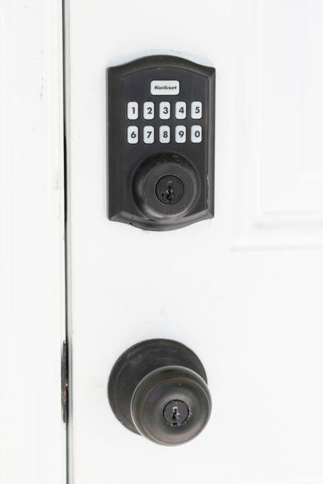 Palm Beach Getaway with hot tub & mini golf near beaches, downtown, and plenty of shopping view 5