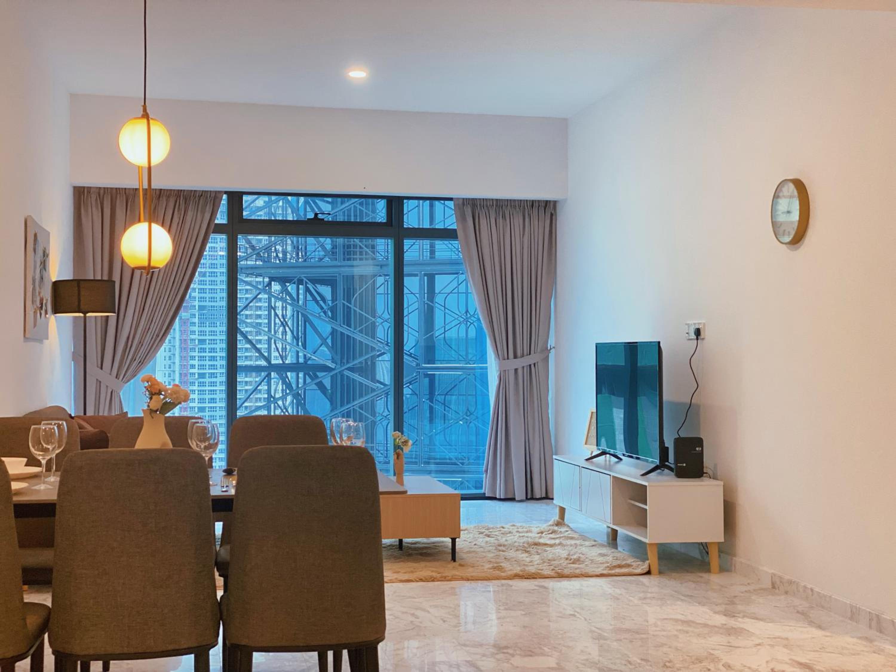 Luxury Residence @ Eaton