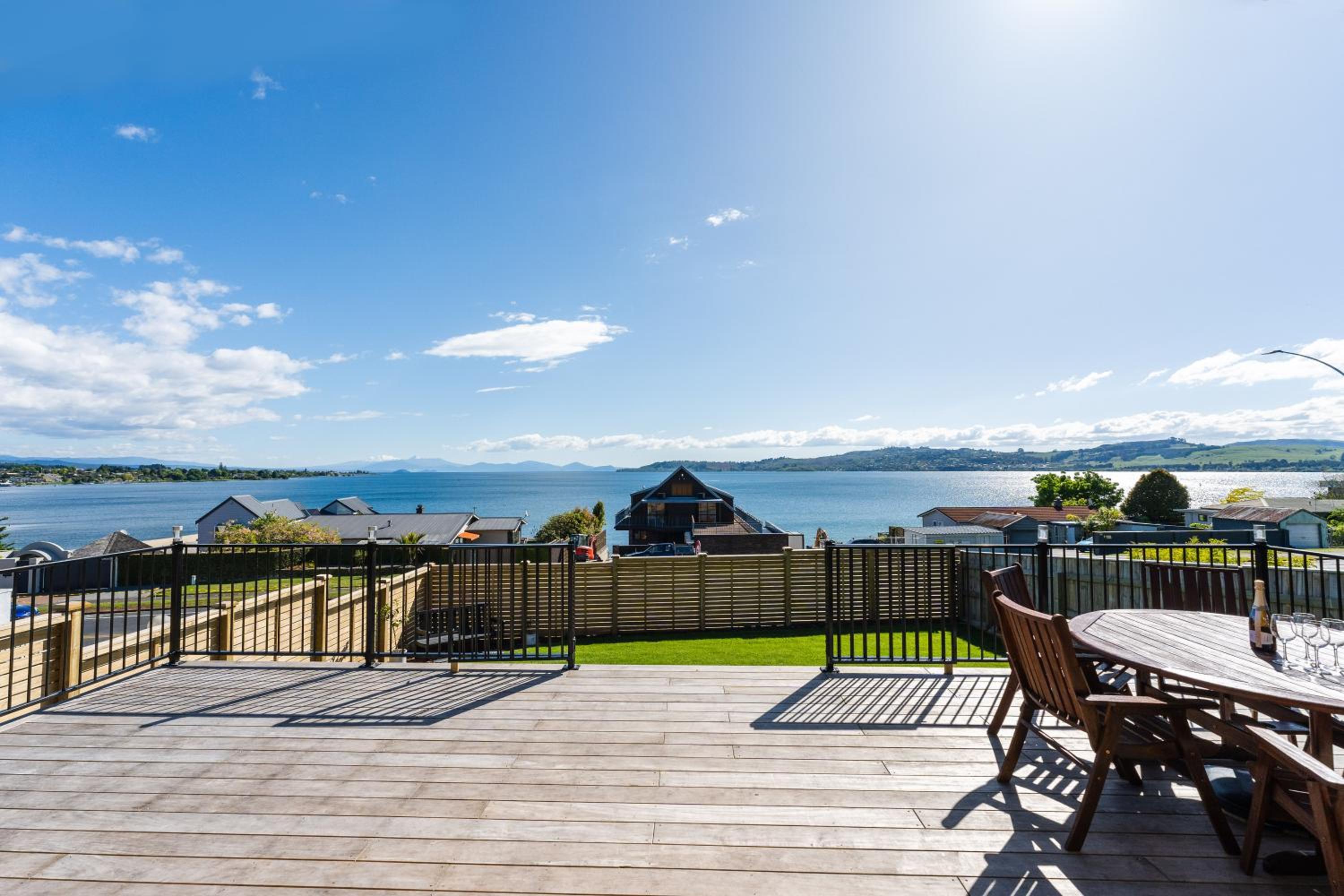 Lakeview Terrace - Taupo Holiday Home view 2