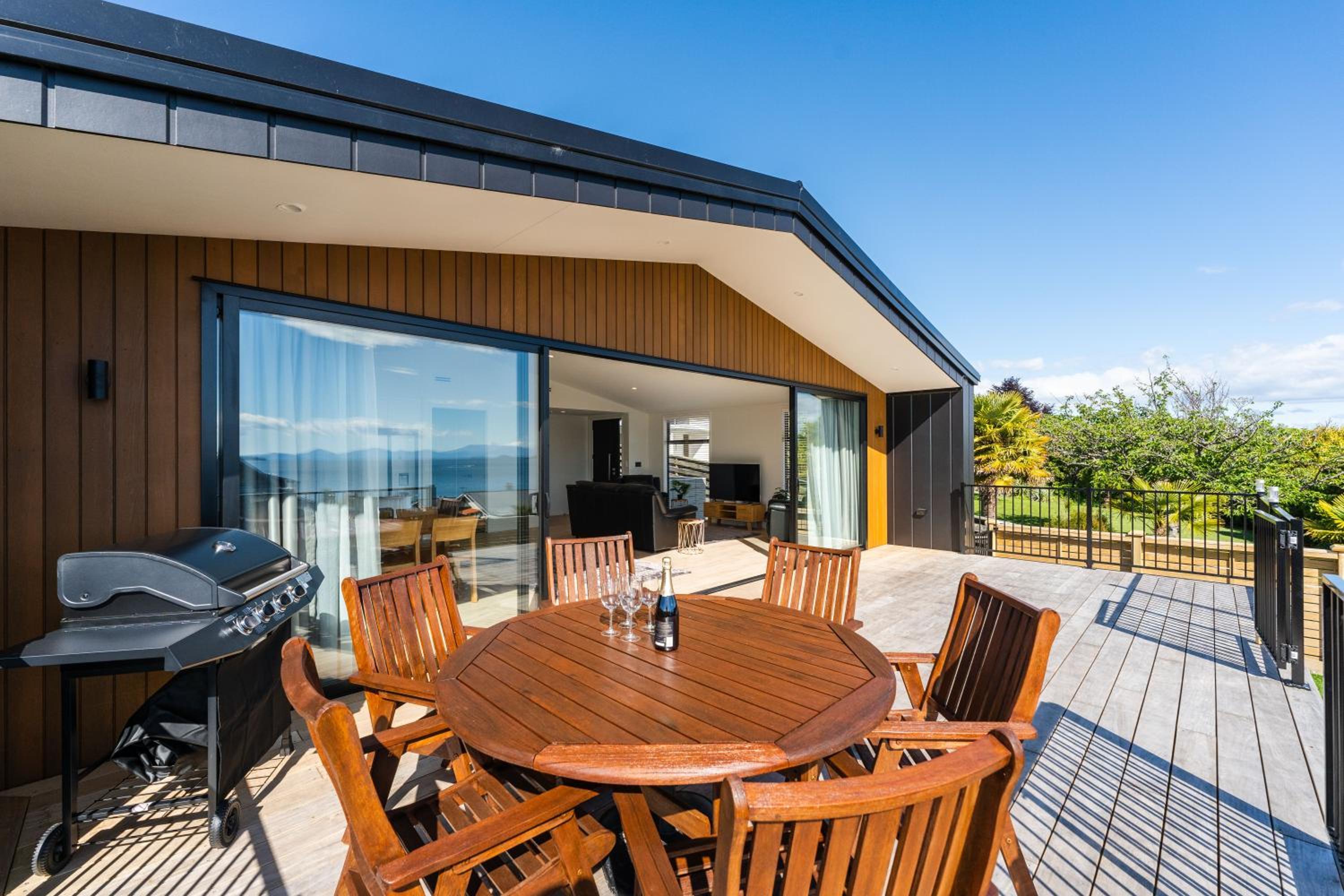 Lakeview Terrace - Taupo Holiday Home view 5