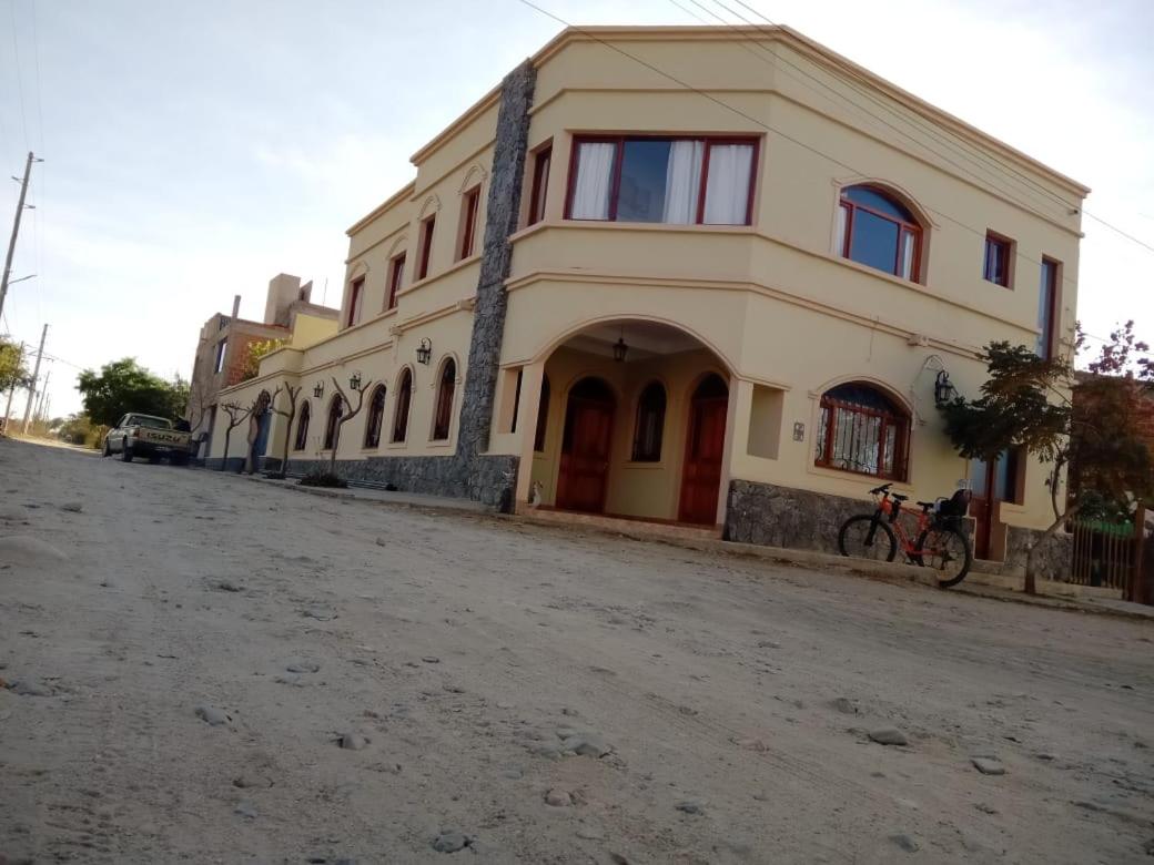 Hotel Vistas del Colorado - Image 1