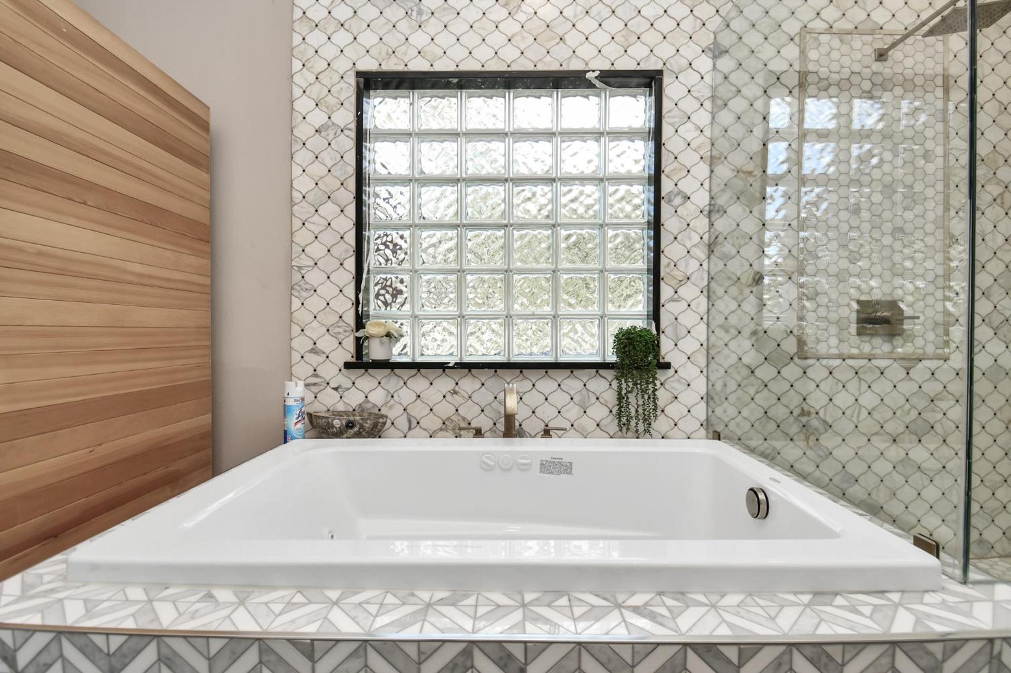 AFRA Home with huge garden Houston, Texas