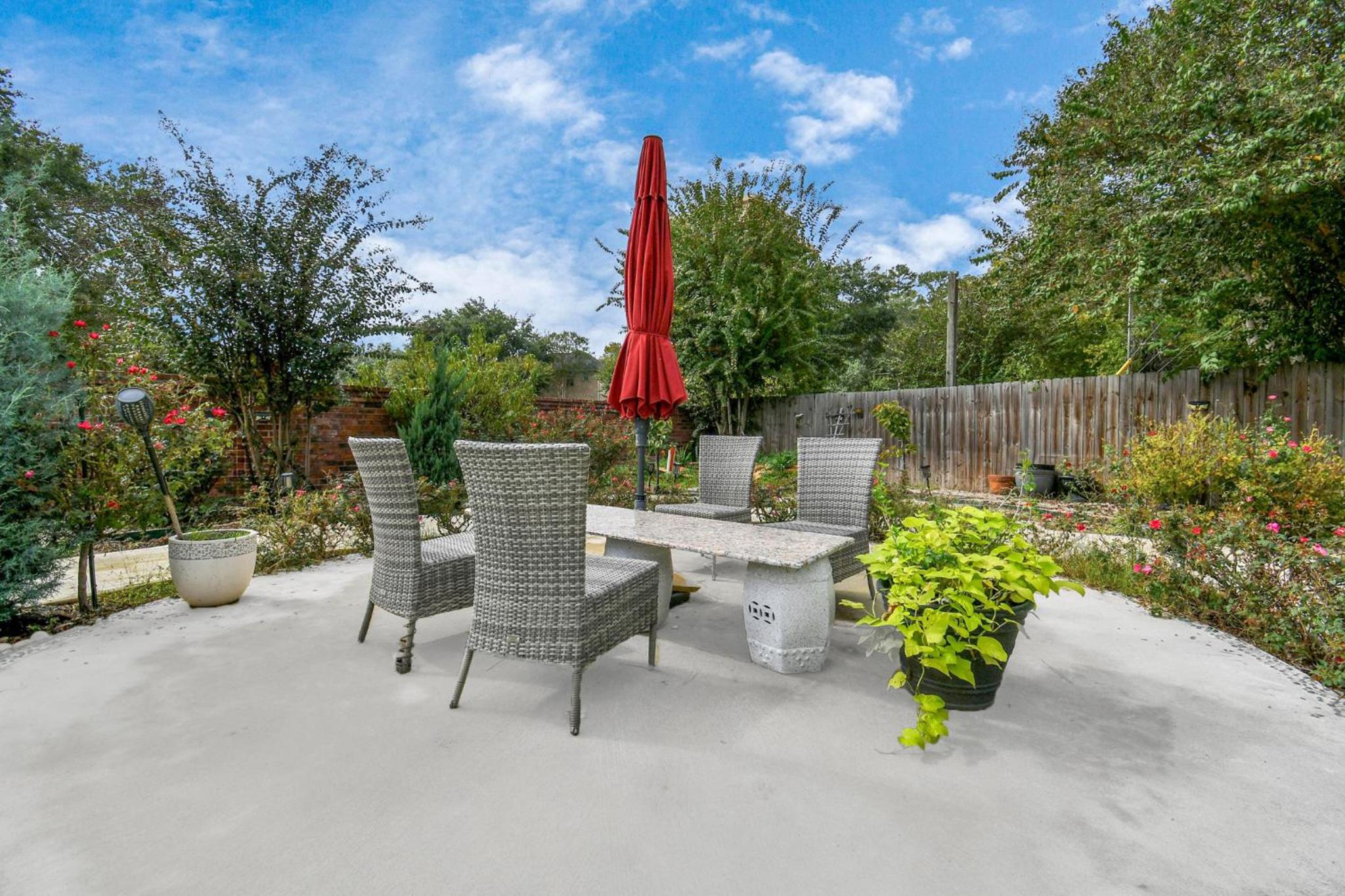 AFRA Home with huge garden Houston, Texas