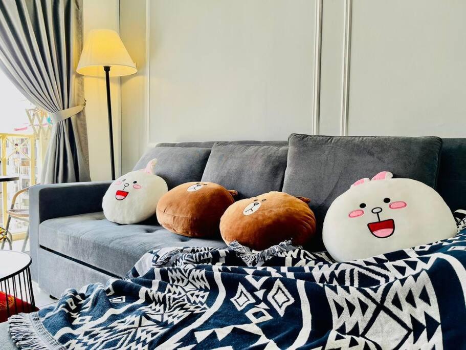 9 pax Homestay near Axiata Arena & Pavilion 2