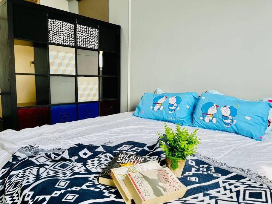 9 pax Homestay near Axiata Arena & Pavilion 2
