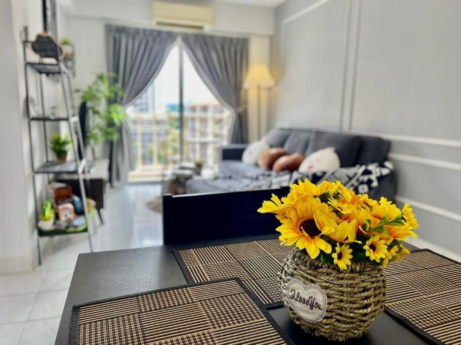 9 pax Homestay near Axiata Arena & Pavilion 2