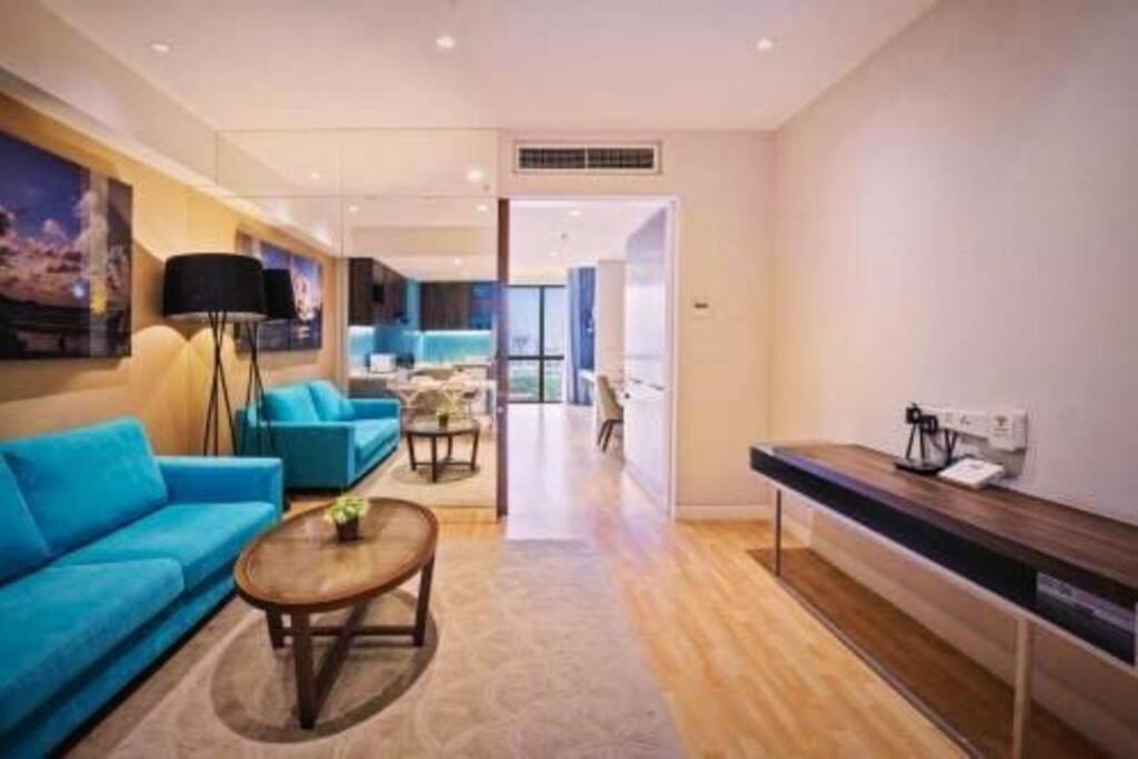 D Majestic Hosted by TCL Home 2191