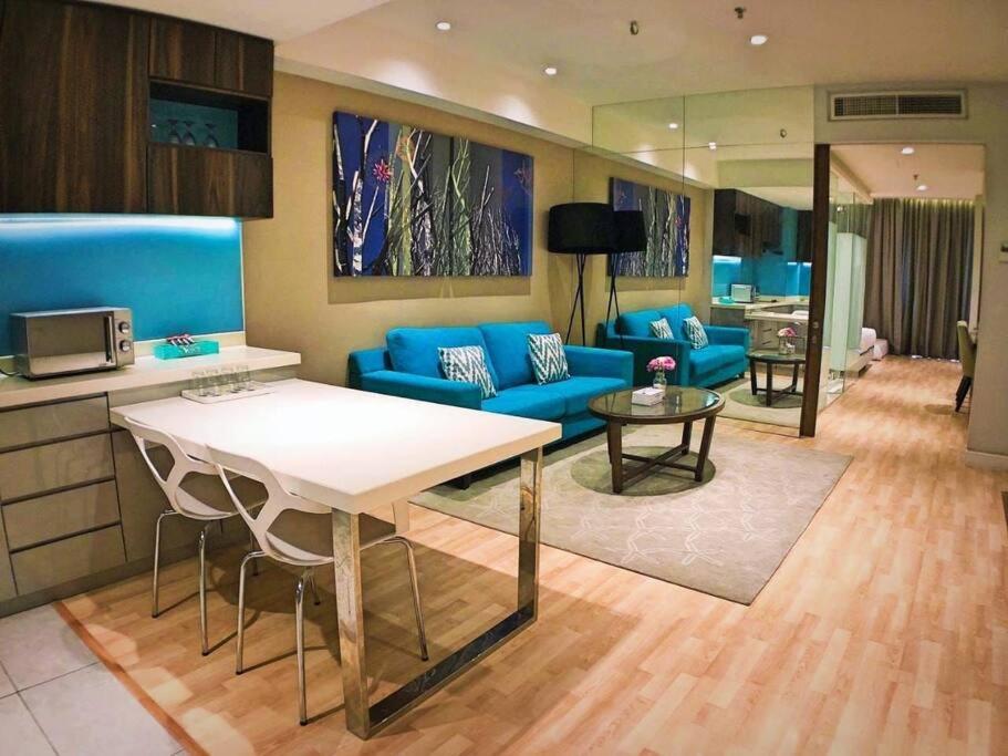 D Majestic Hosted by TCL Home 2191