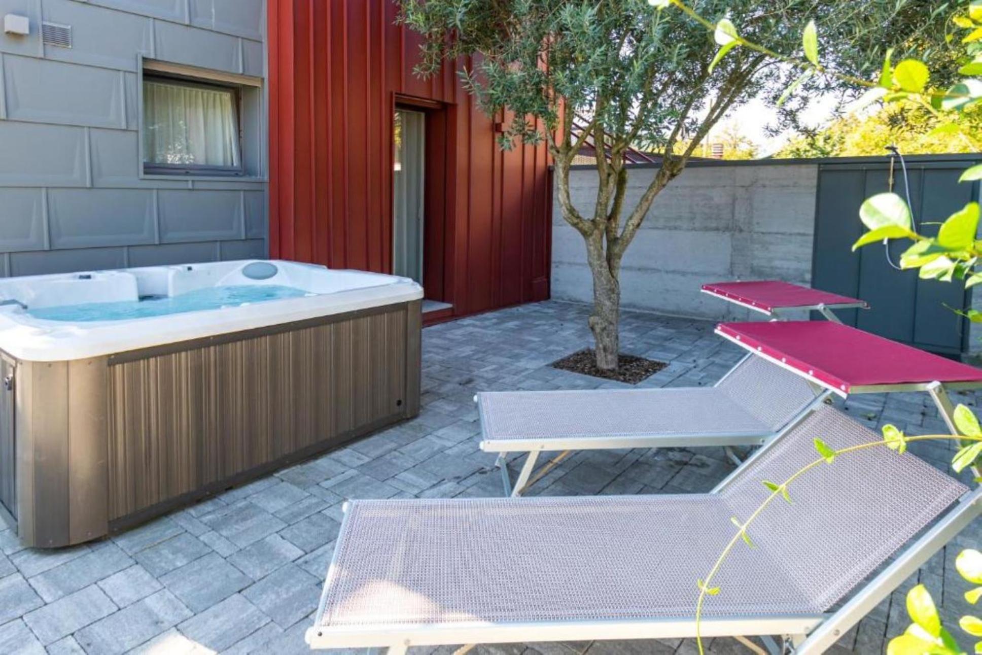 Modern villa close to the beach view 3