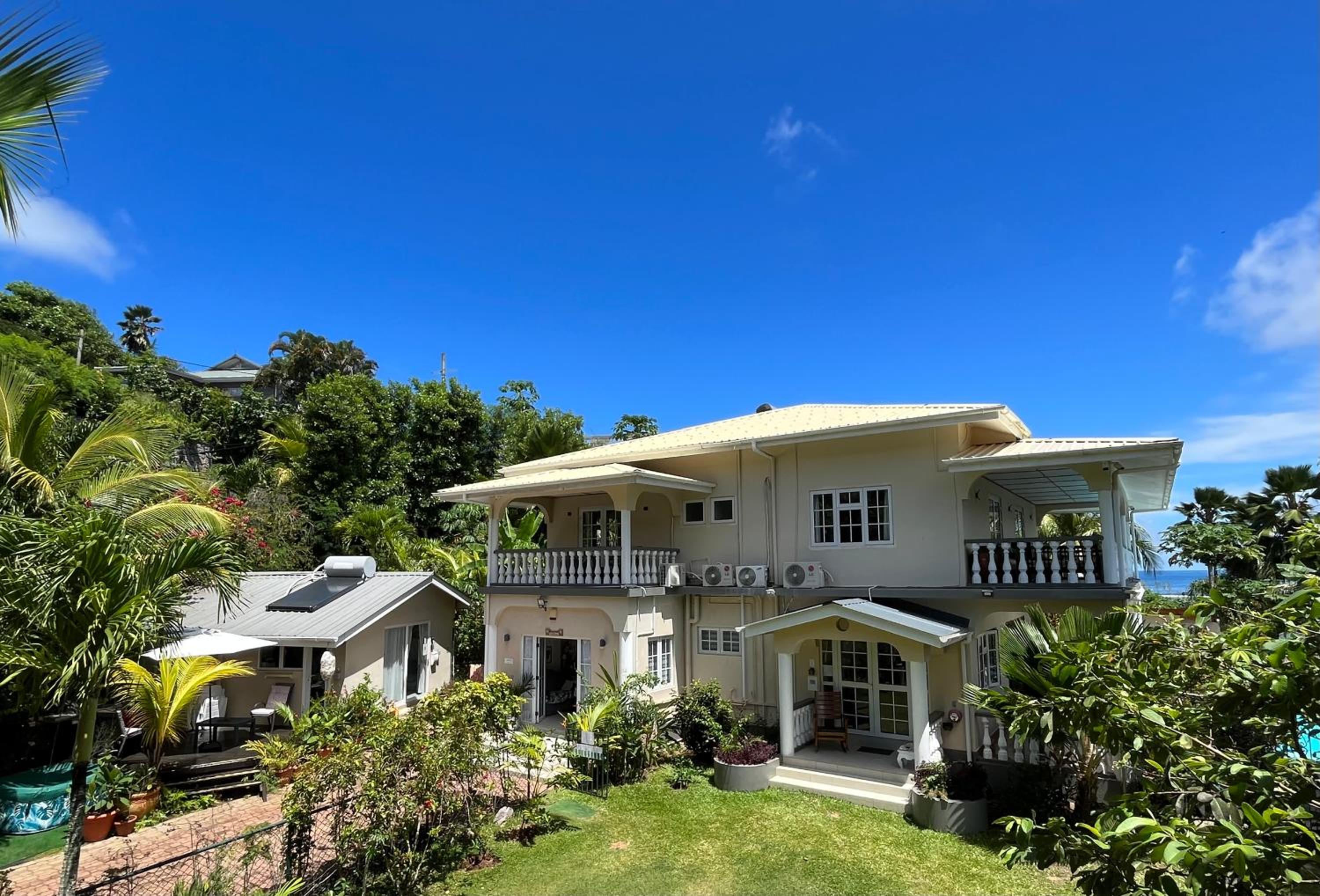 Royal Bay Apartment - main view