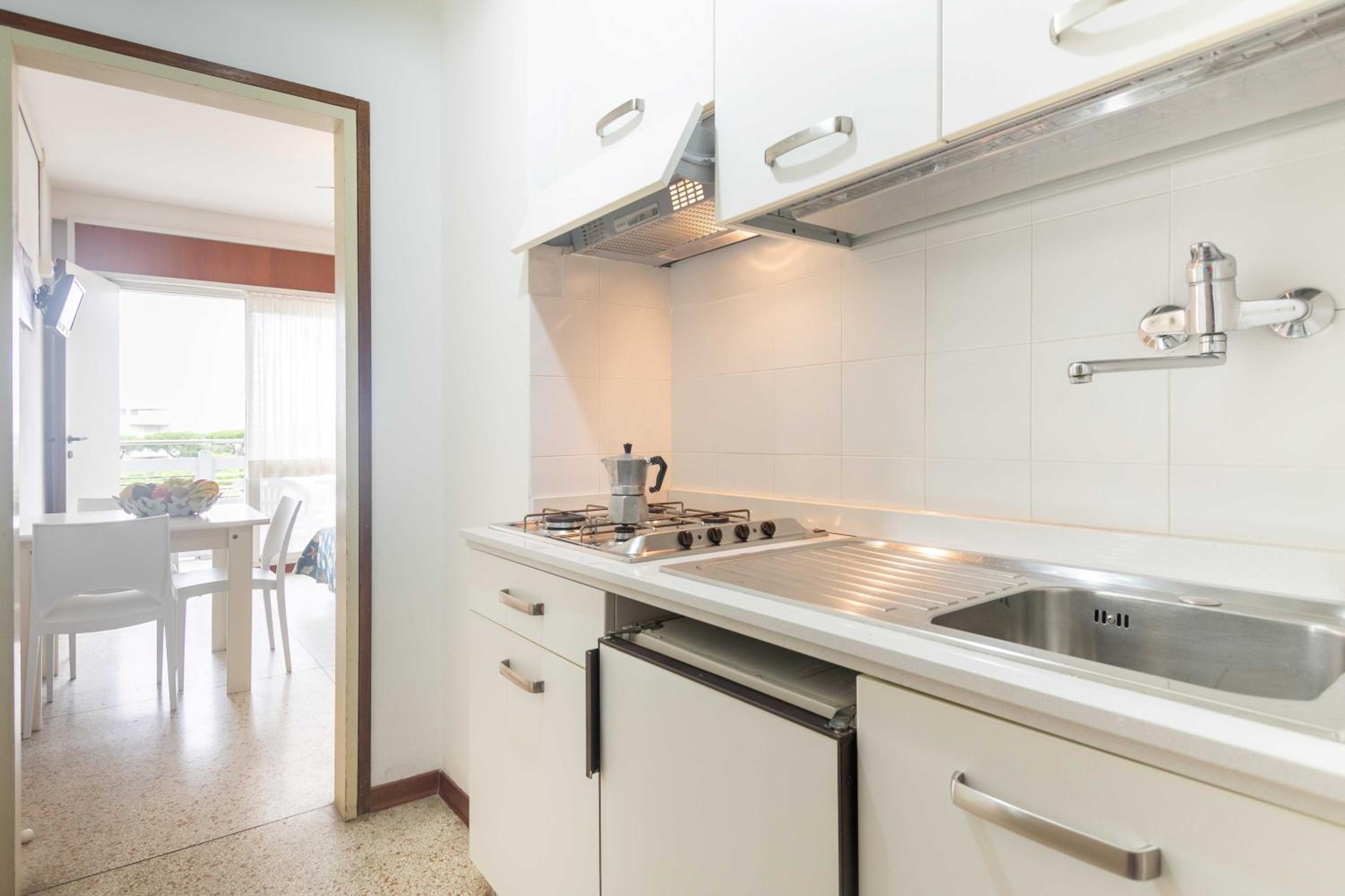 Bright and functional studio with sea view view 3