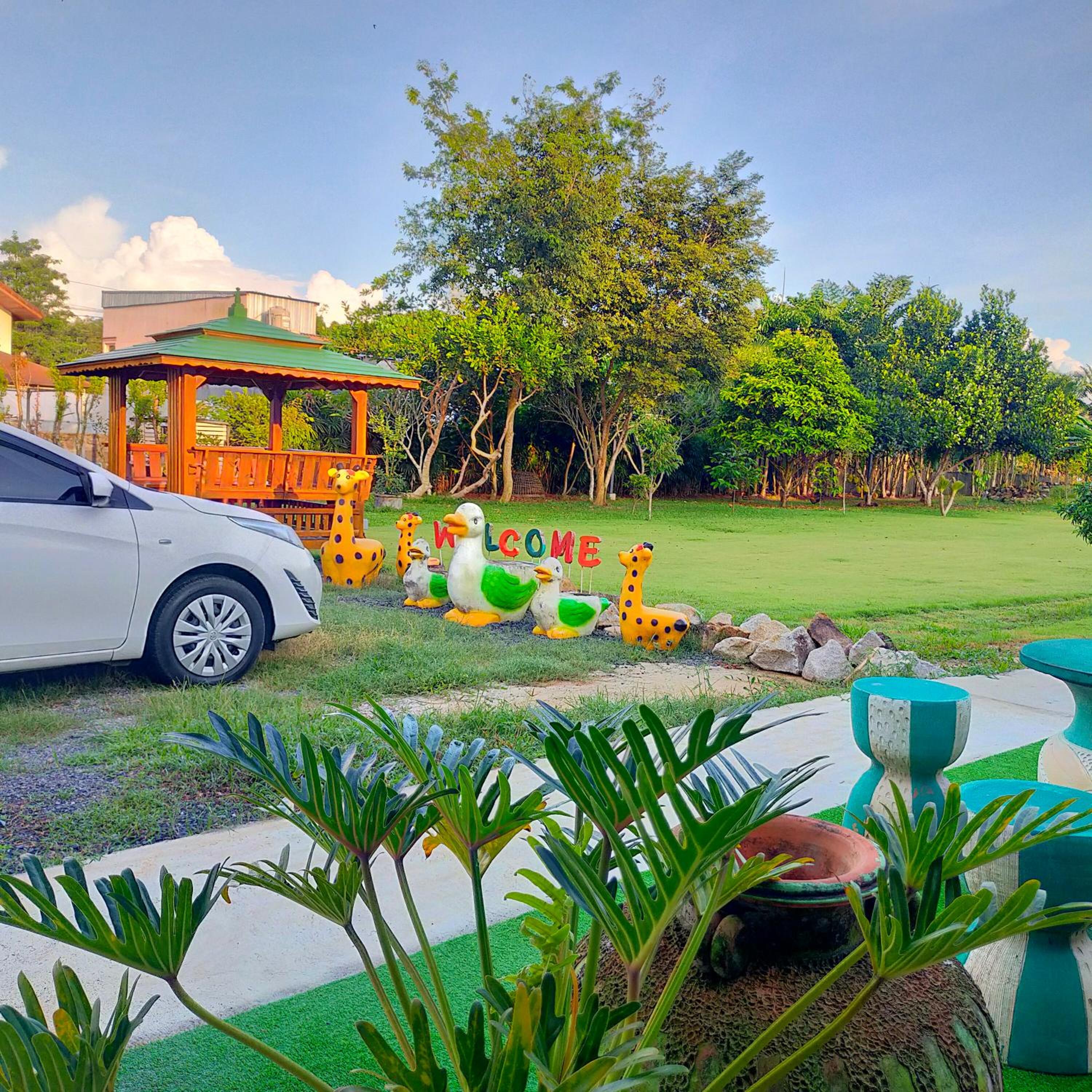 Davy Cottage Phuket view 2