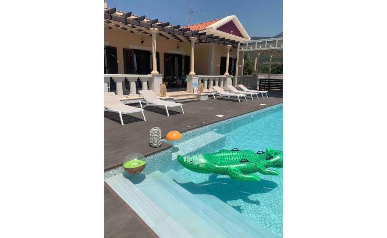 Moustakias Villa