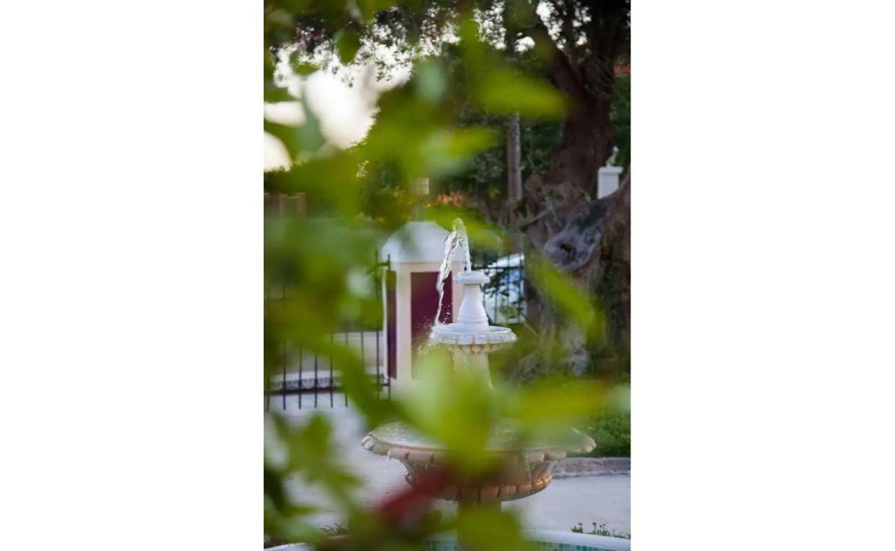 Moustakias Villa