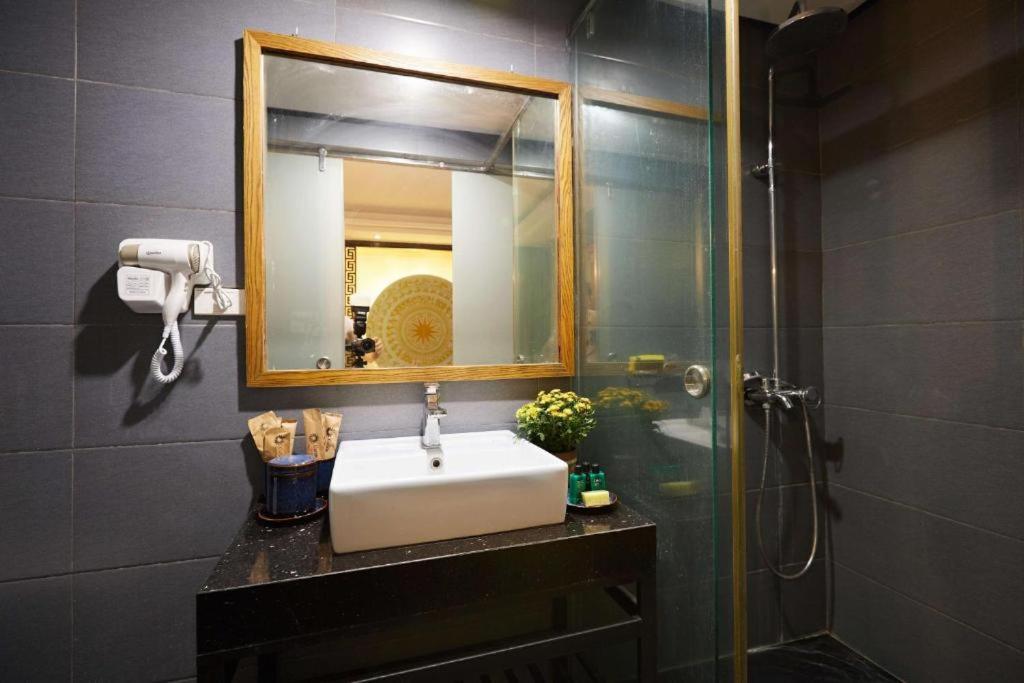 HaNoi Calido - 16 Phố Nguyễn Quang Bích HN - by BAY LUXURY