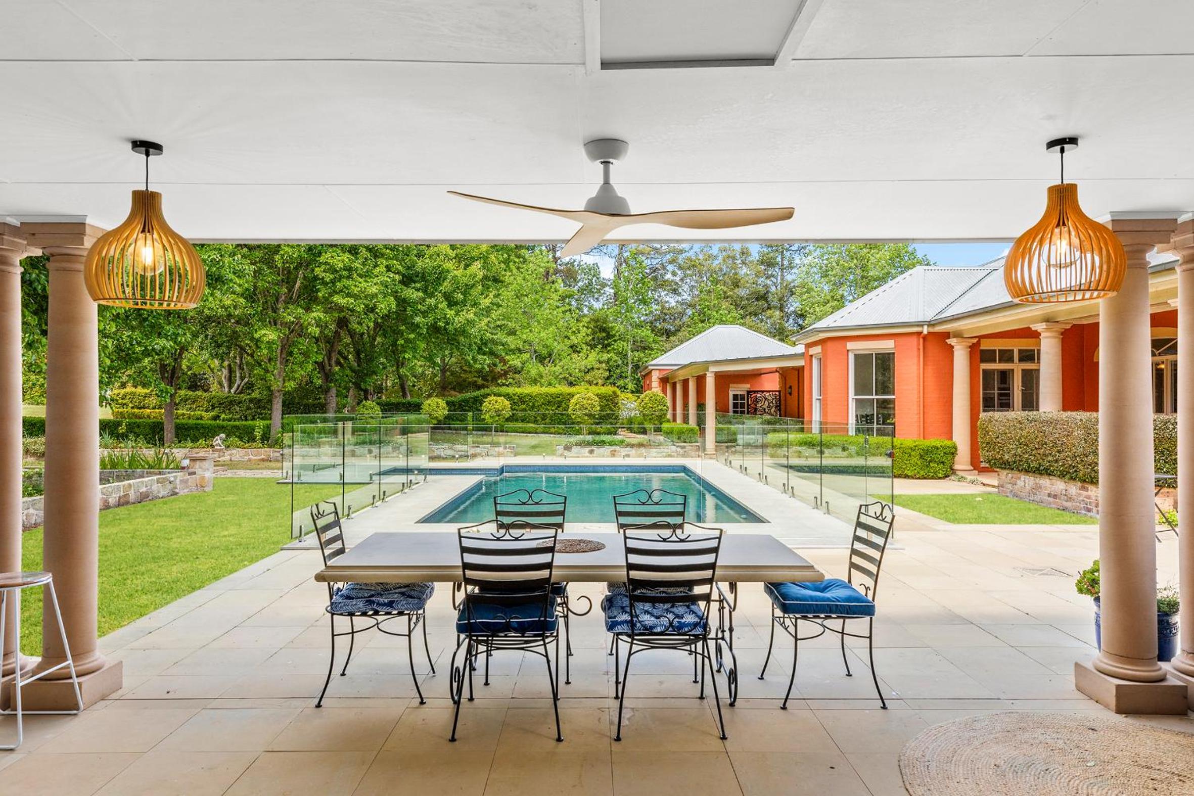 Pool Queen Bedroom Suite