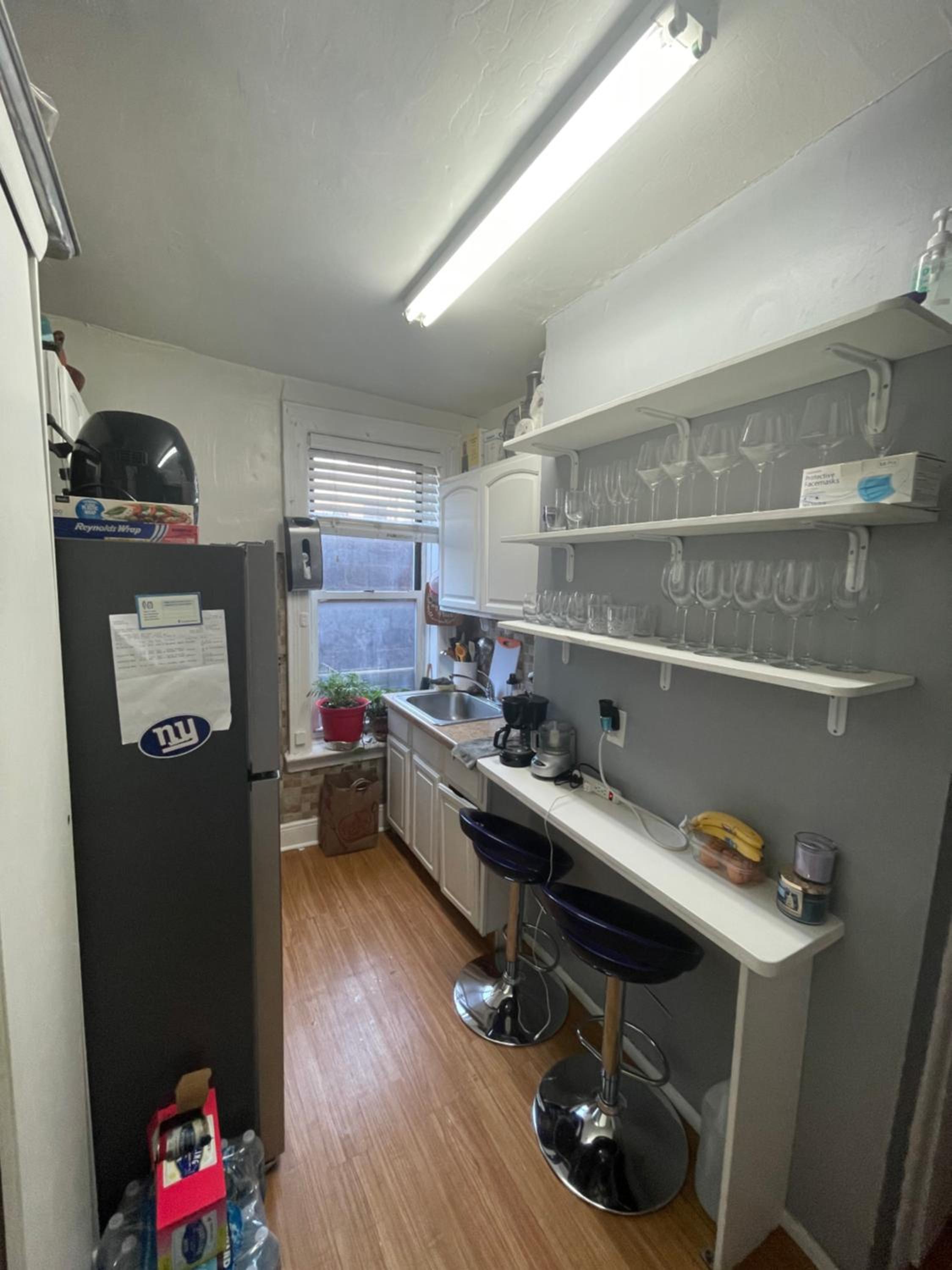 Room in a 2 Bedrooms apt. 10 minutes to Time Square! view 2