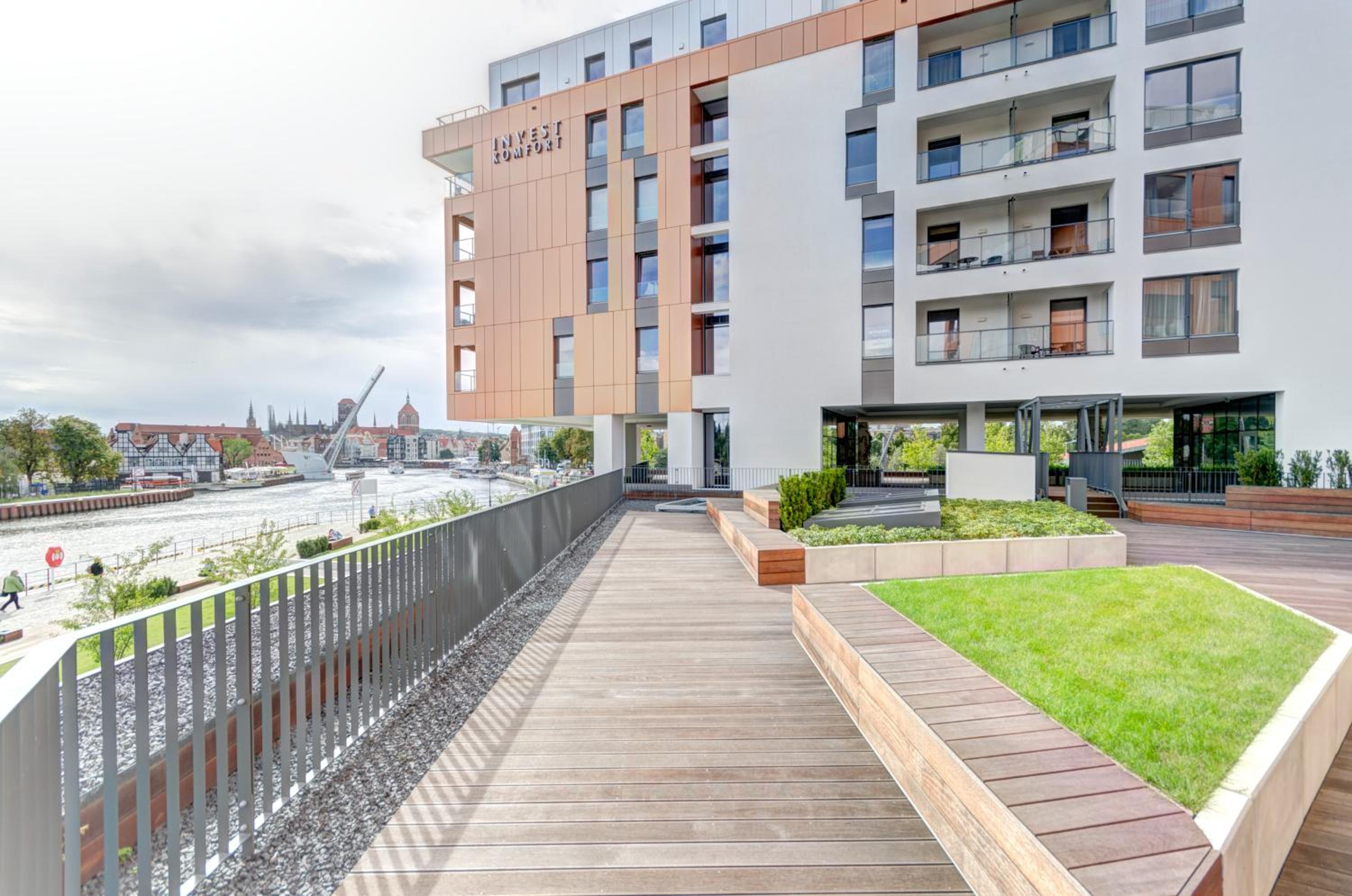 Brabank Riverside Premium Suites & Free Parking by Downtown Apartments