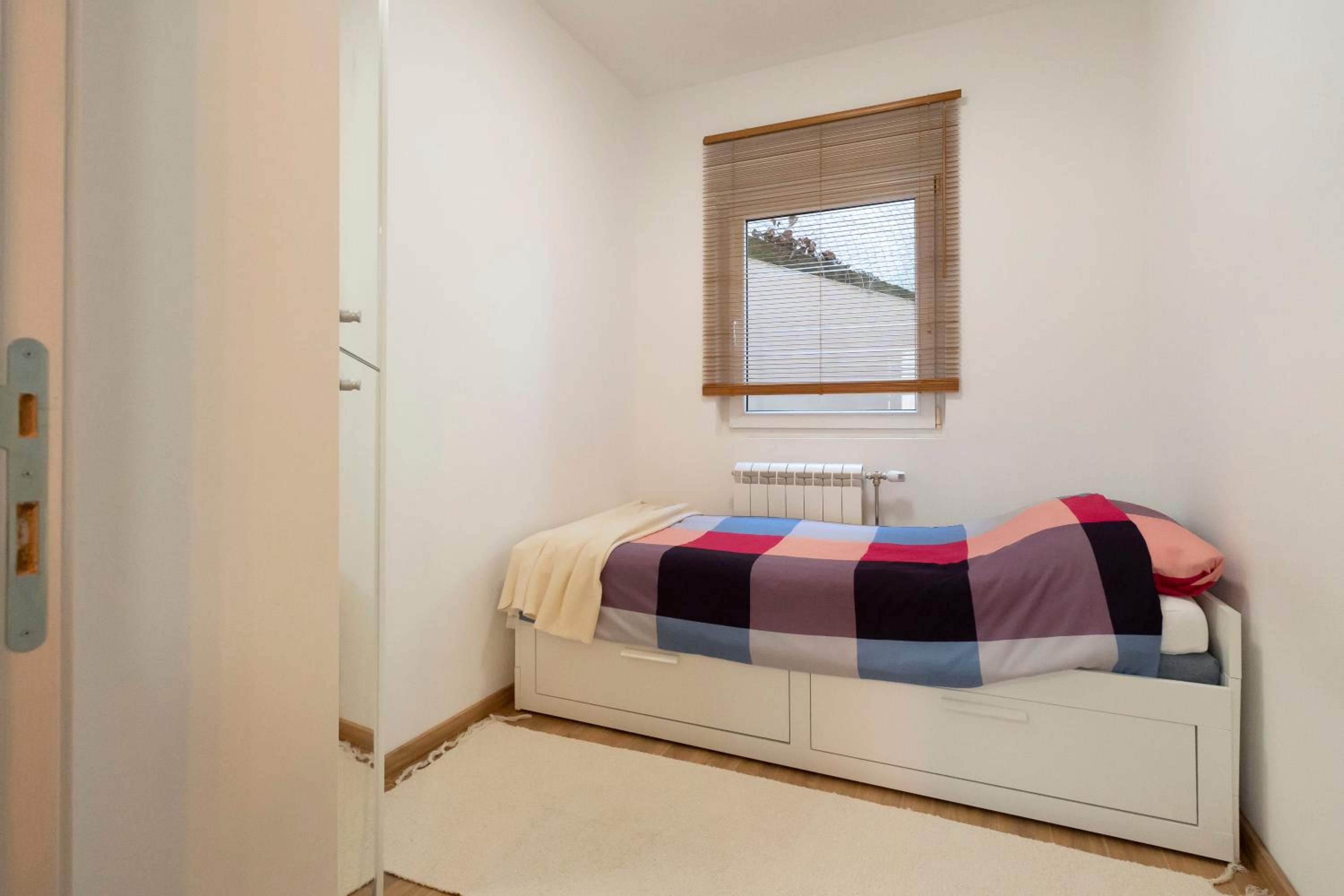 1-bedroom apartment near airport