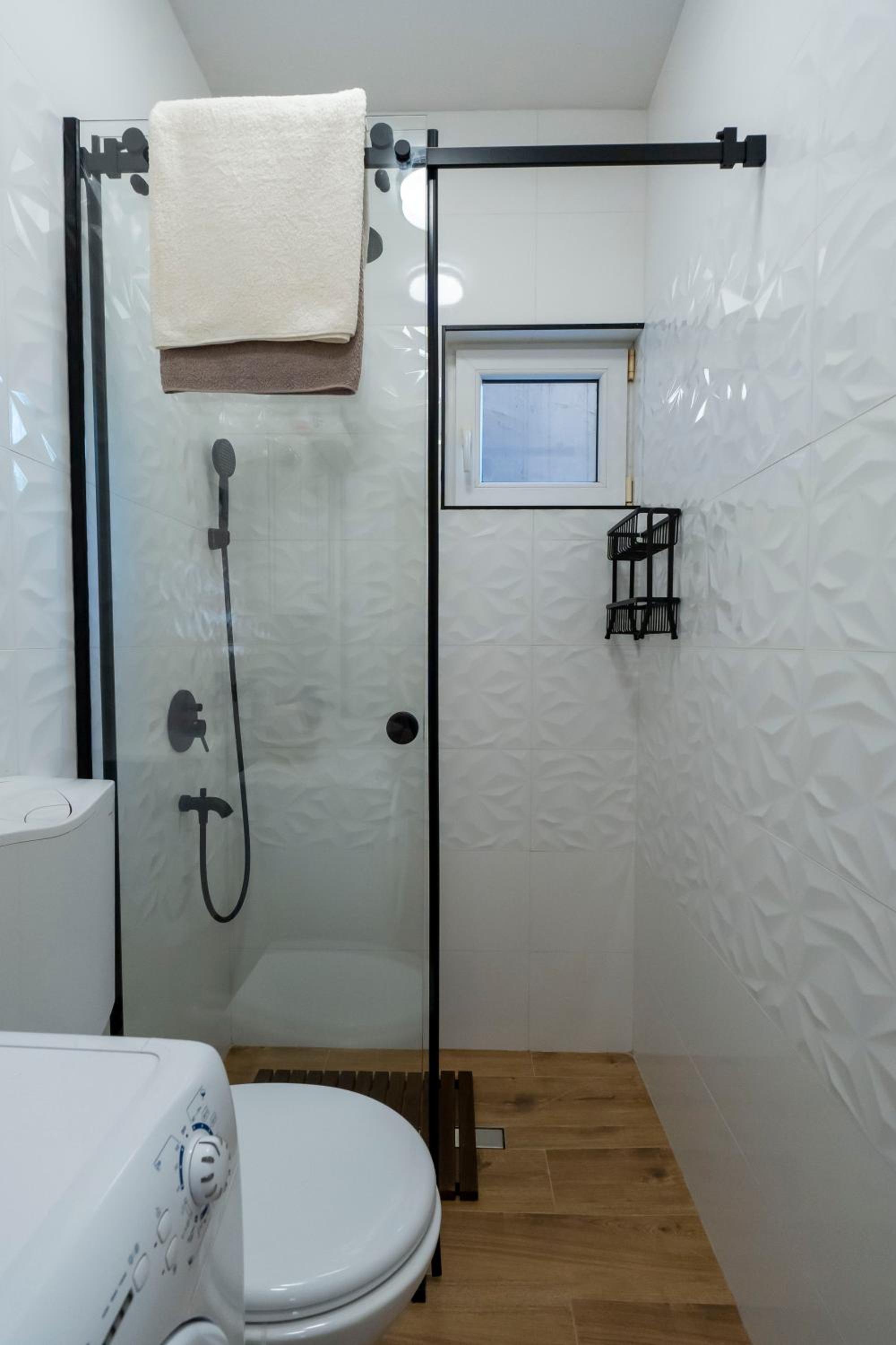 1-bedroom apartment near airport