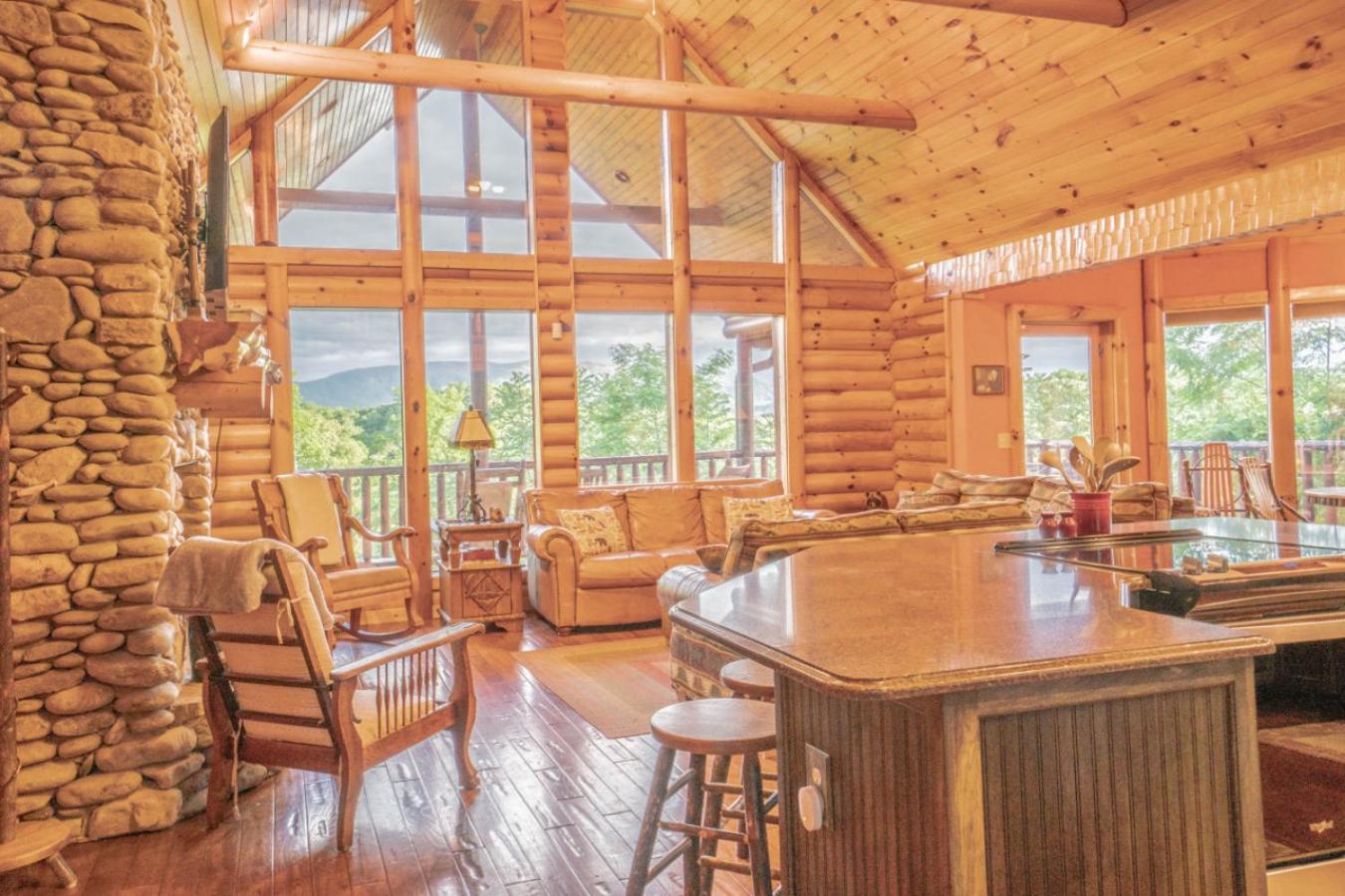 Three Homes- Smoke Rise Lodge and Barn Poppy's Plc