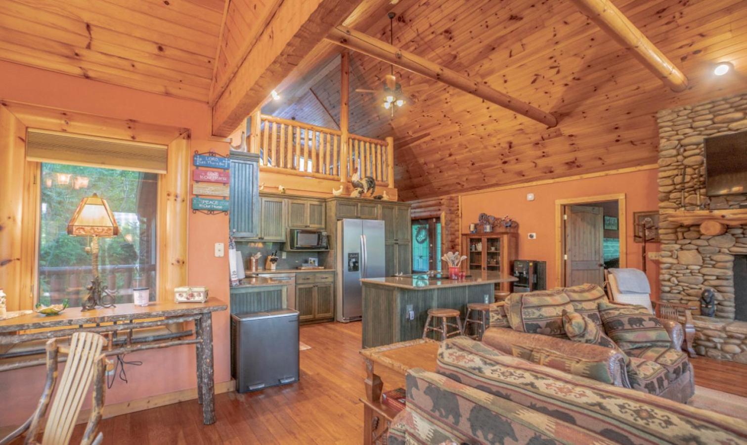 Three Homes- Smoke Rise Lodge and Barn Poppy's Plc