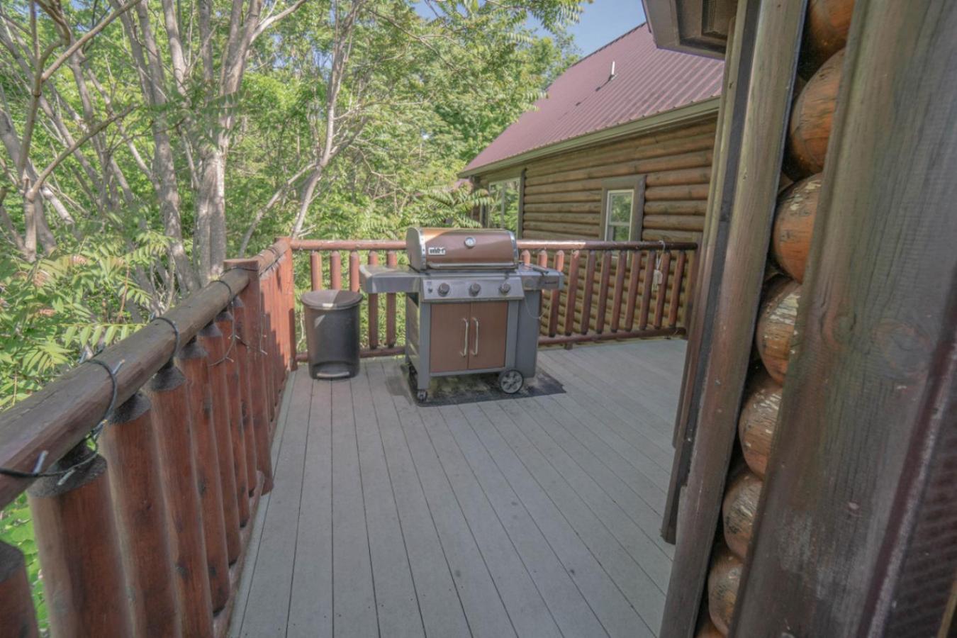 Three Homes- Smoke Rise Lodge and Barn Poppy's Plc