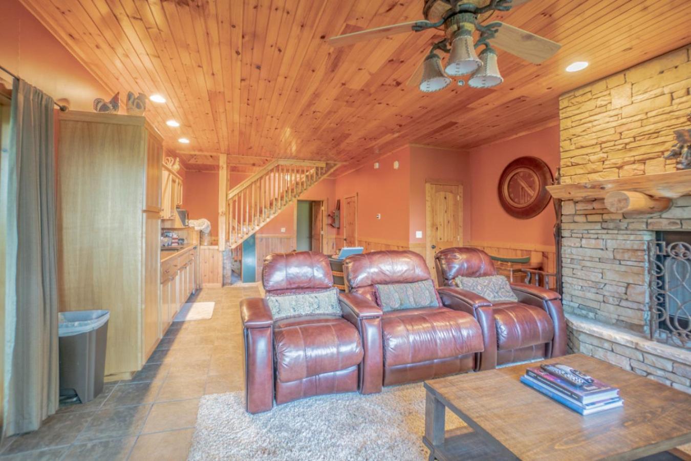 Three Homes- Smoke Rise Lodge and Barn Poppy's Plc