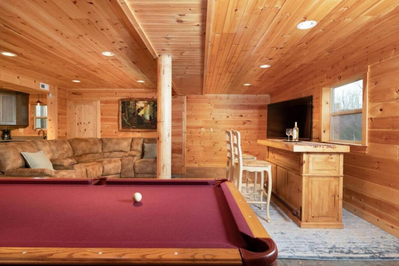 Three Homes- Smoke Rise Lodge and Barn Poppy's Plc