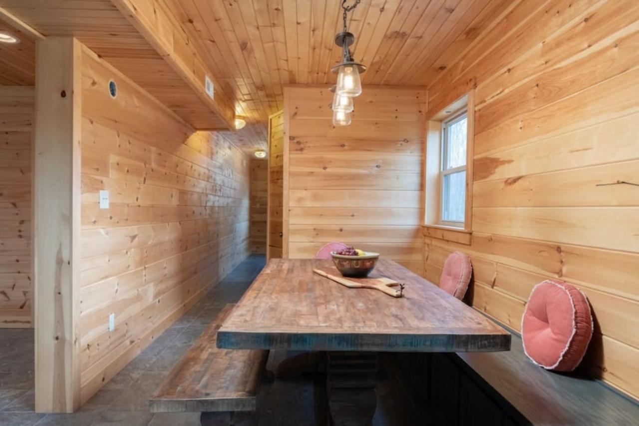 Three Homes- Smoke Rise Lodge and Barn Poppy's Plc