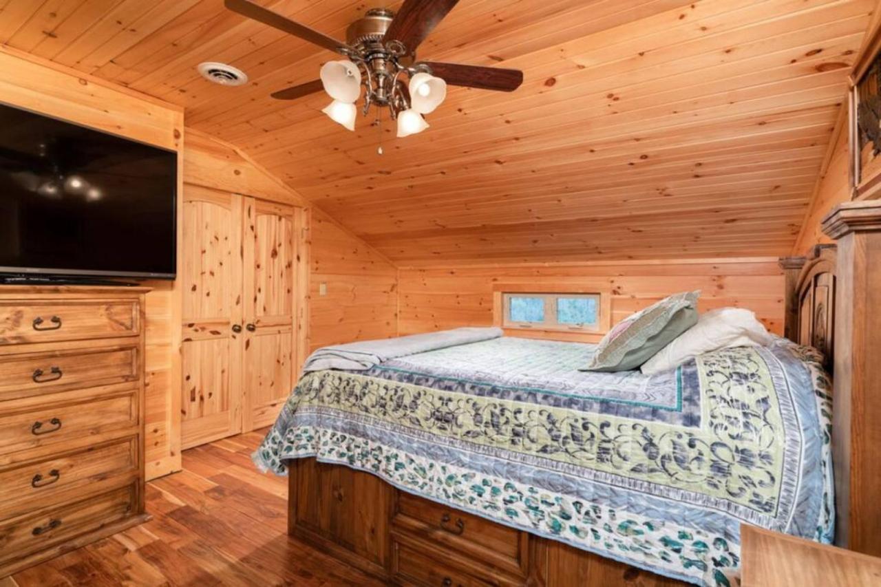 Three Homes- Smoke Rise Lodge and Barn Poppy's Plc