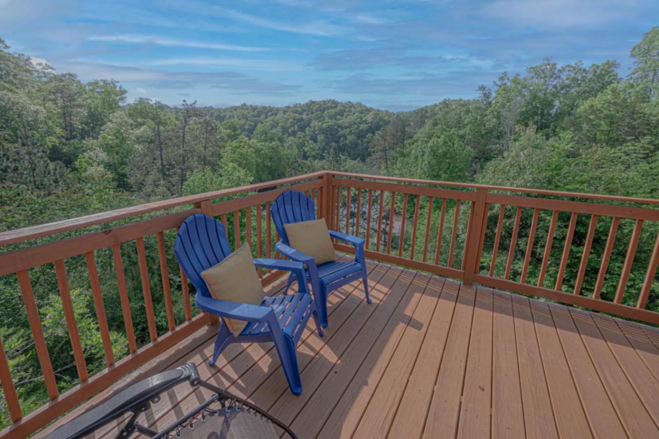 Three Homes- Smoke Rise Lodge and Barn Poppy's Plc