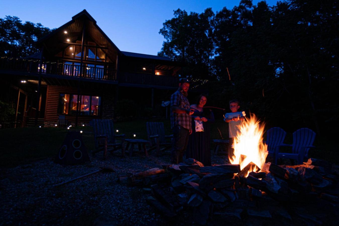 Three Homes- Smoke Rise Lodge and Barn Poppy's Plc