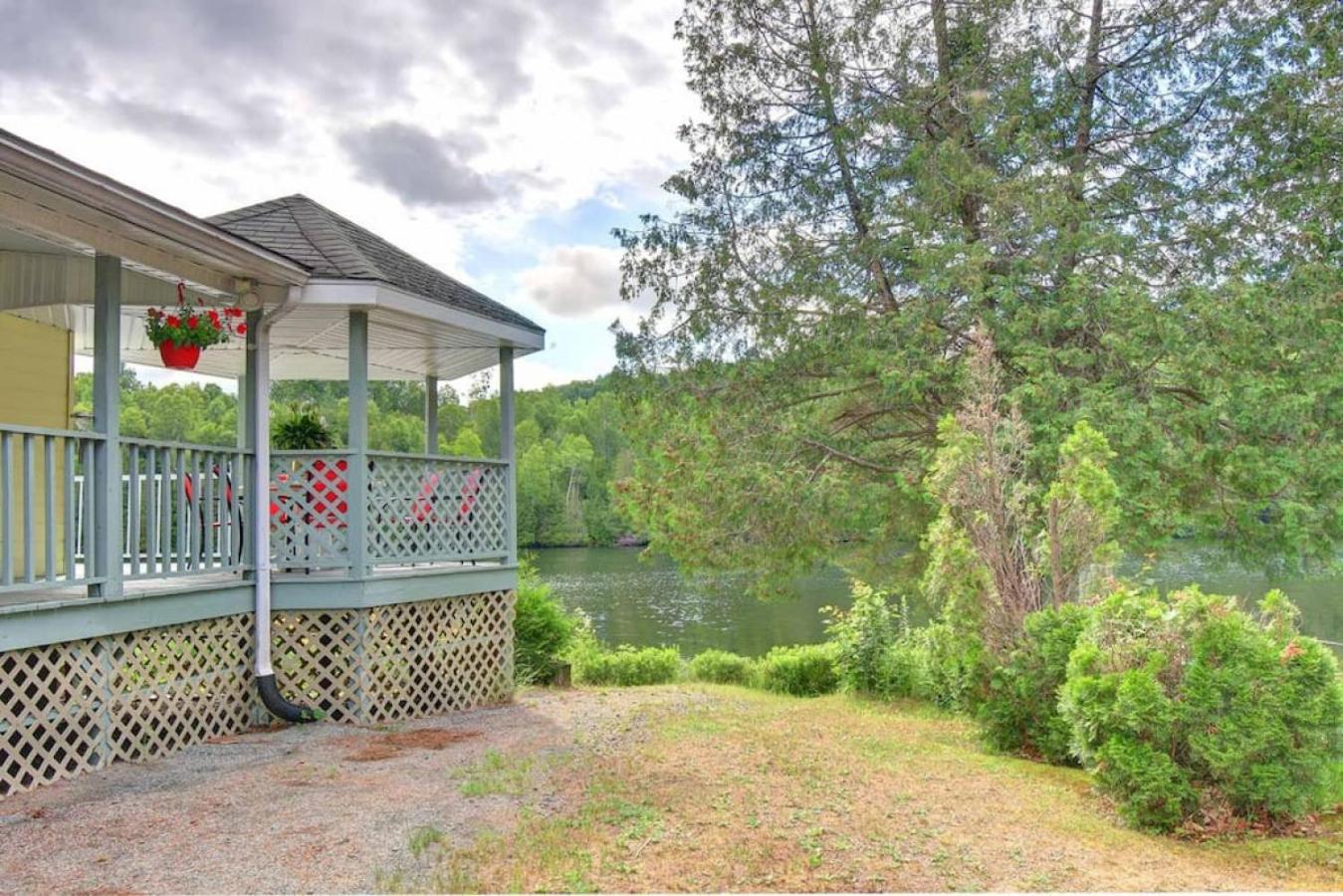Lazy lake cabin